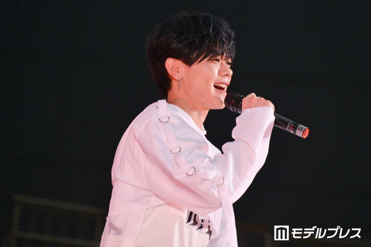 画像1 48 Ini 至近距離で Killing Part 癒やしの歌唱 悩み相談に実体験でアドバイス Kcon 22 Premiere モデルプレス