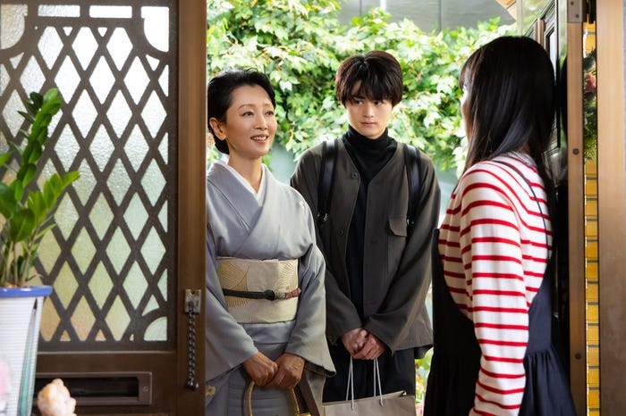 麻生祐未、菅野美穂「ゆりあ先生の赤い糸」第4話より(C)テレビ朝日