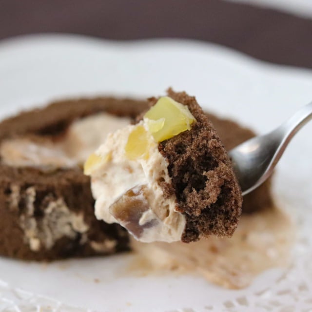 ファミマ_秋のロールケーキマロンティラミスひとくちサイズ