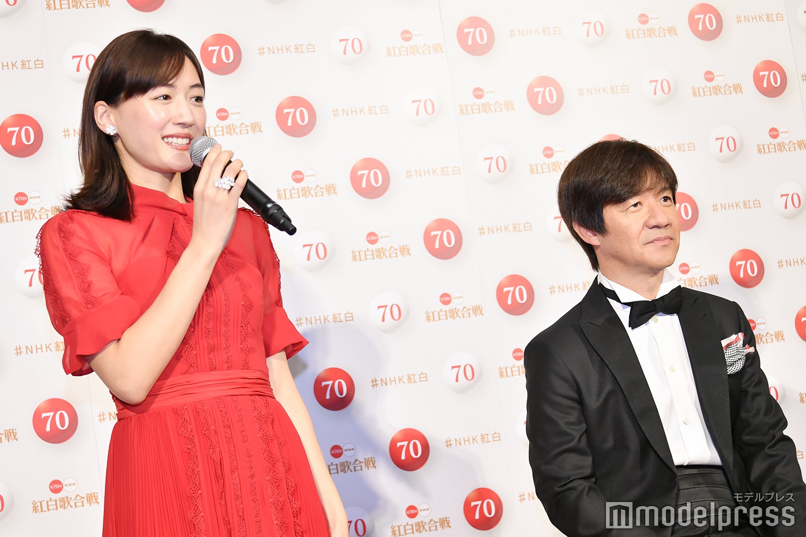 綾瀬はるか、内村光良（C）モデルプレス