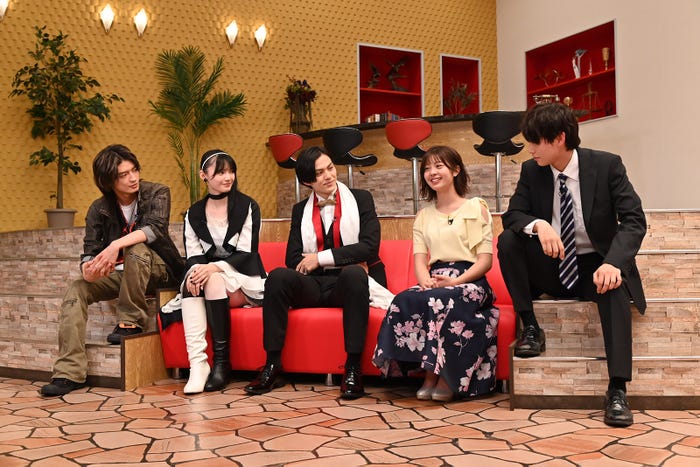 杢代和人、青島心、簡秀吉、星乃夢奈、佐藤瑠雅 (C)2022 石森プロ・テレビ朝日・ADK EM・東映