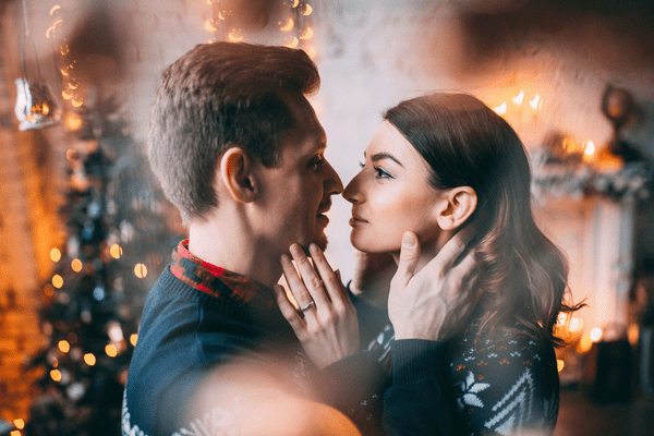 女性から聞いた 本命の男性にしかやらない 好きのサイン とは モデルプレス