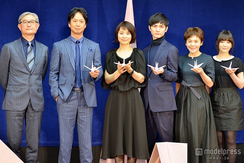 映画『悼む人』の完成報告記者会見の模様（左から）堤幸彦監督、椎名桔平、石田ゆり子、高良健吾、大竹しのぶ、貫地谷しほり