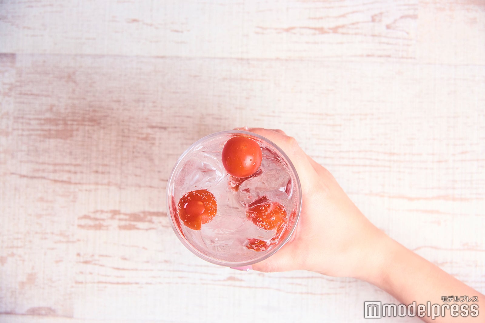 すっきりと飲みやすい（C）モデルプレス