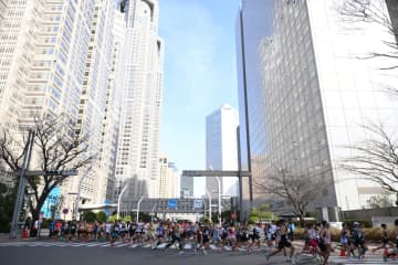 「凄い」「スポーティーな美人」元陸上部で全国級の26歳人気アナが「へとへとに」東京マラソン完走報告に反響「美しすぎる」「かわいすぎです」