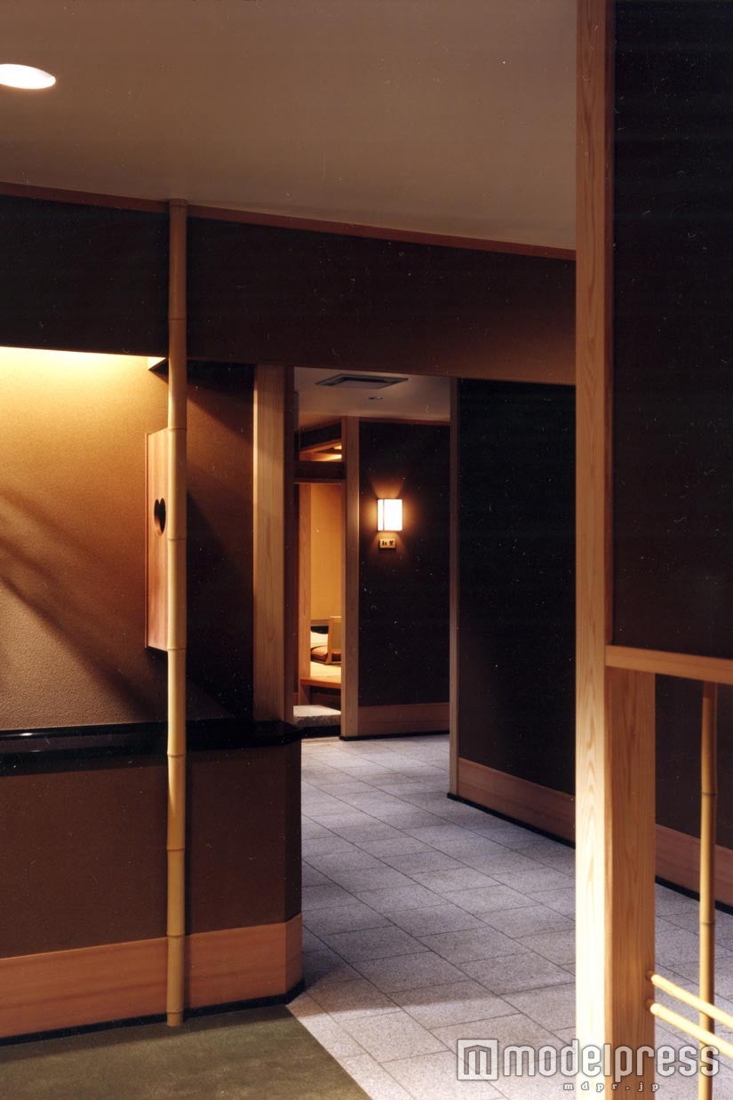 「六本木 八山（はっさん）」店内／画像提供：クリエイト吉祥