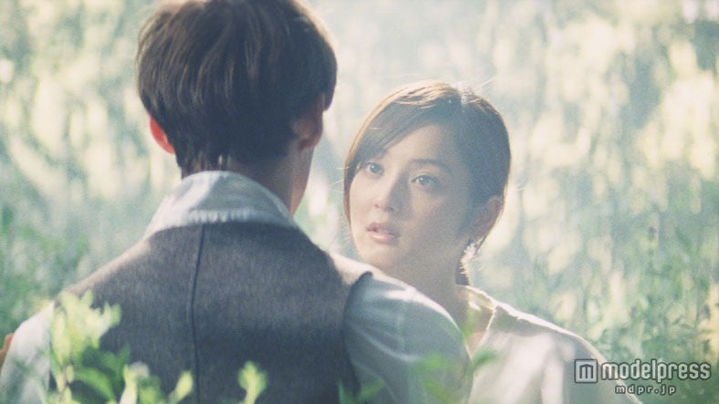 佐々木希／「カクテルカロリ。カクテルスムージー」新CM「愛しちゃったのよ」篇より