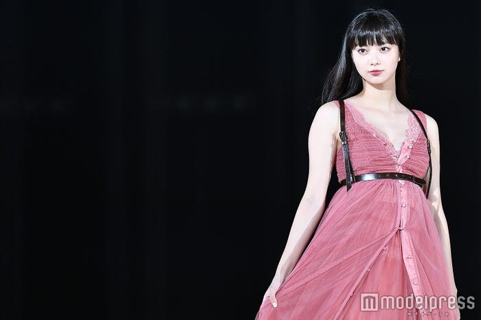 新川優愛(C)モデルプレス