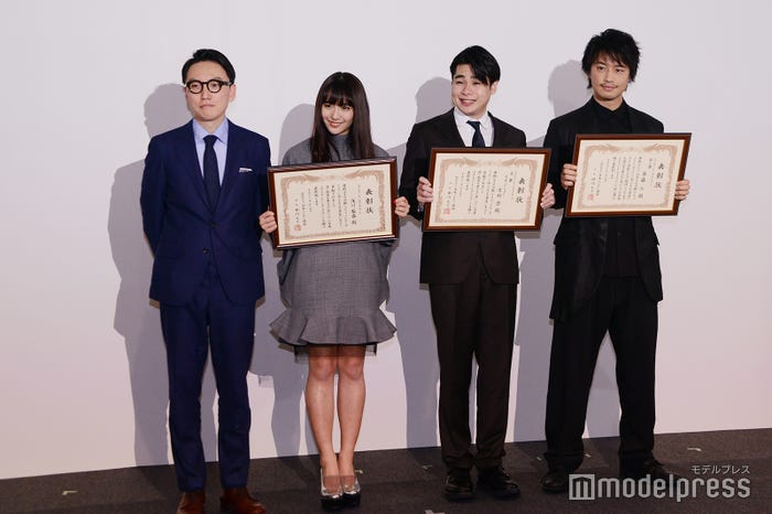 (左から)日本ふんどし協会会長・中川ケイジ氏、浅川梨奈、吉村崇、斎藤工 (C)モデルプレス