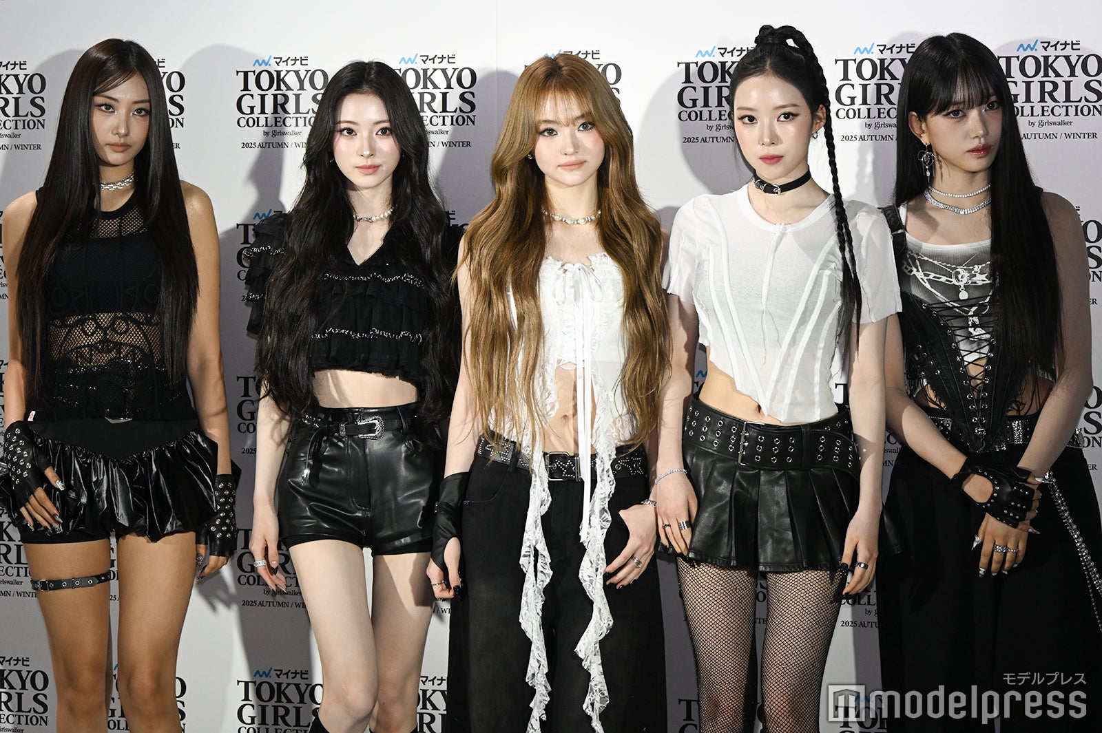 GAWON（ガウォン）、ANNA（アンナ）、ELLA（エラ）、NARIN（ナリン）、SOOIN（スイン）（C）モデルプレス