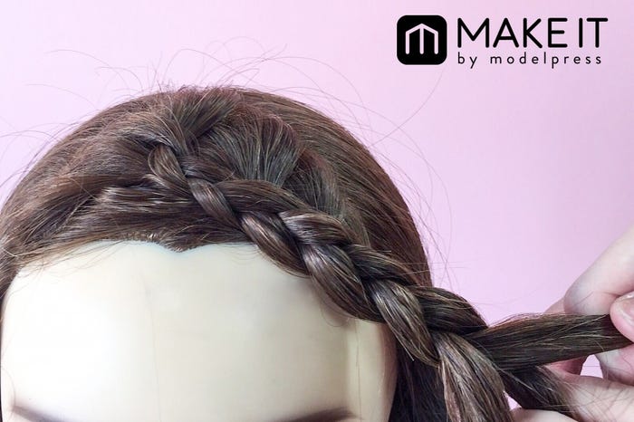 伸ばしかけ前髪アレンジ〈編み込み〉 (C)メイクイット