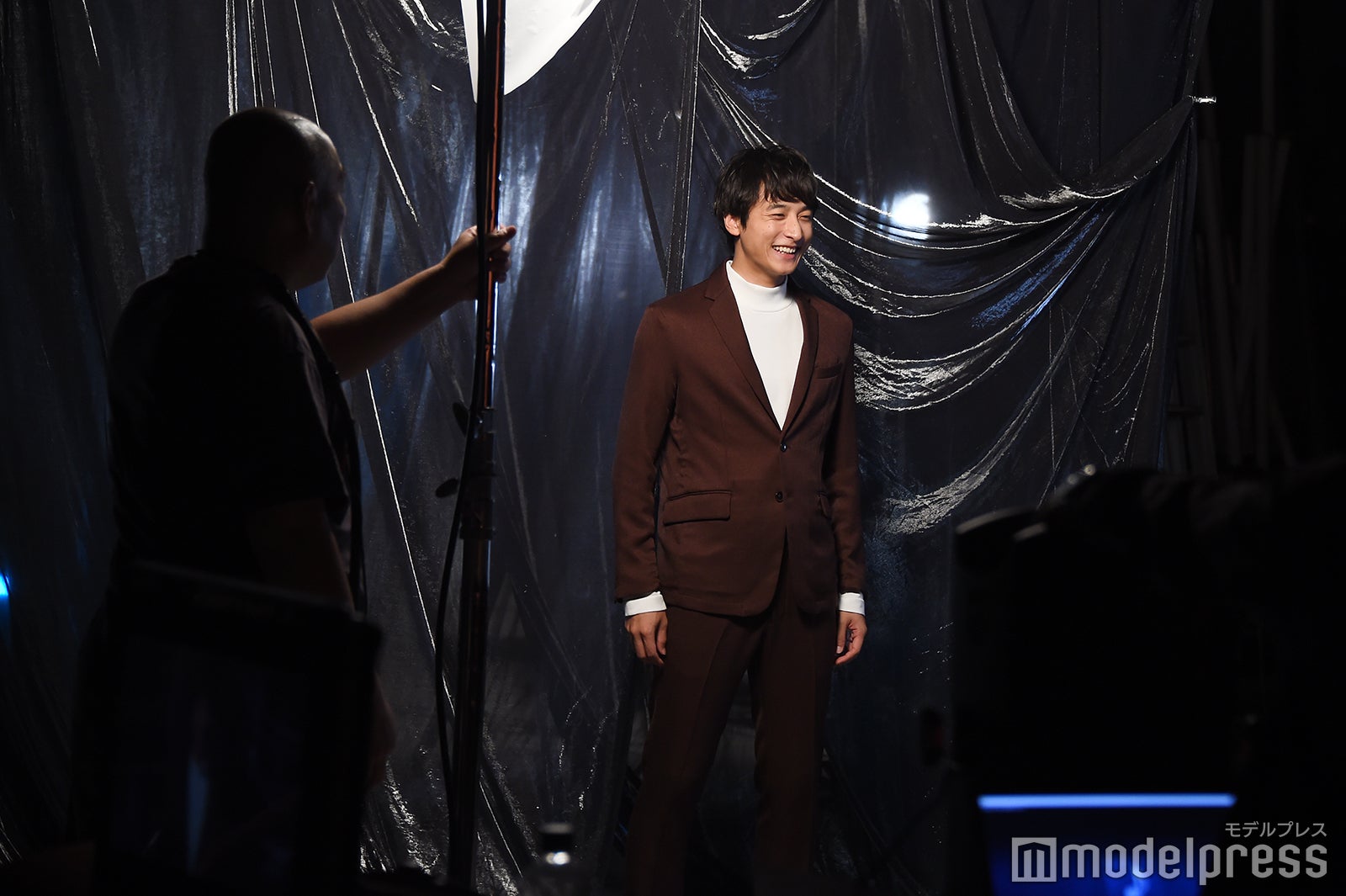笑顔でスタンバイする小関裕太（C）モデルプレス
