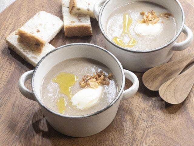 器に注ぎ、お好みのトッピングをしたら、完成です! 器に注ぎ、お好みのトッピングをしたら、完成です!