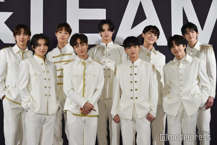 (後列左から)FUMA、EJ、K、NICHOLAS、JO(前列左から)YUMA、TAKI、HARUA、MAKI/&TEAM(C)モデルプレス