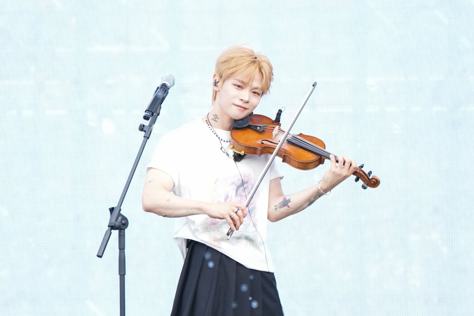 LUCY「Weverse Park」（C）2026 Weverse Con Festival