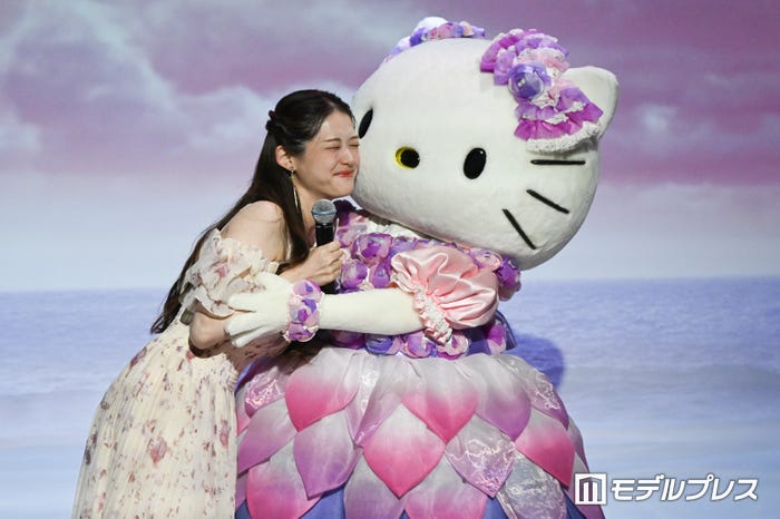 松村沙友理、ハローキティ(C)モデルプレス