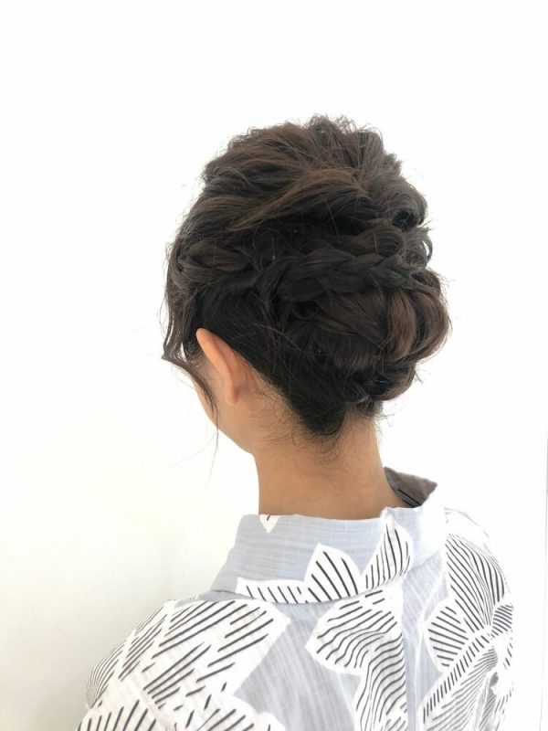 浴衣美人を叶えるヘアアレンジ集 21 涼しげな印象の髪型をご紹介 モデルプレス