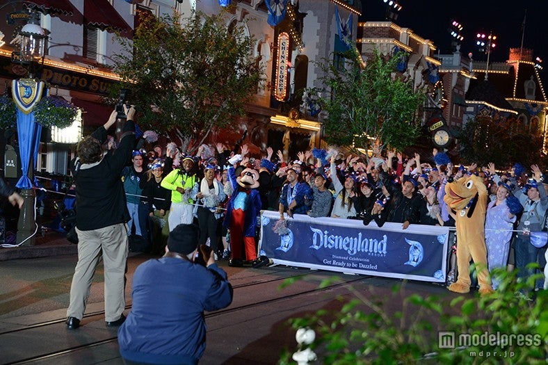 米ディズニーランド60周年記念イベント「ダイヤモンド・セレブレーション」