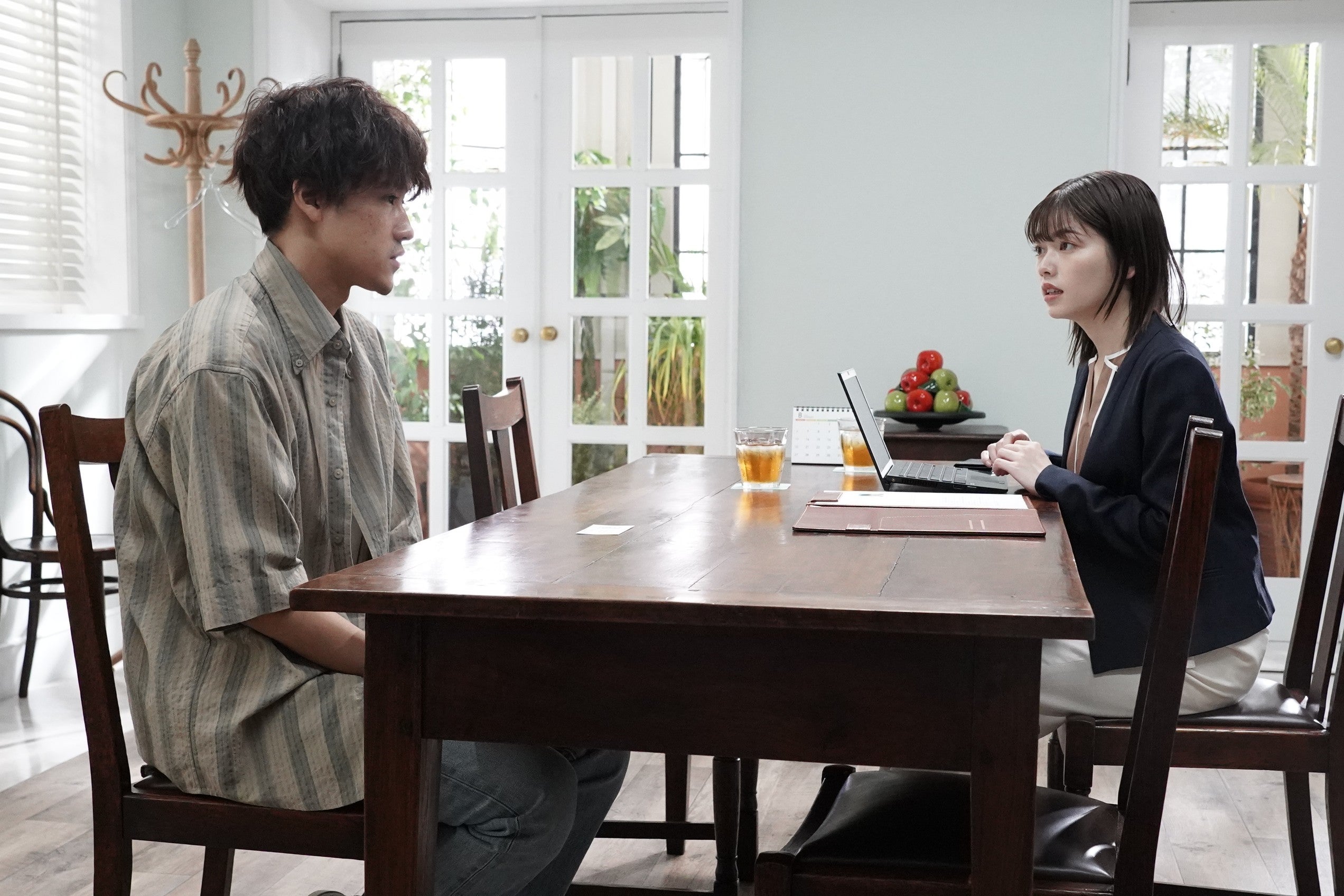 葉山奨之、小芝風花「転職の魔王様」第5話より（C）カンテレ