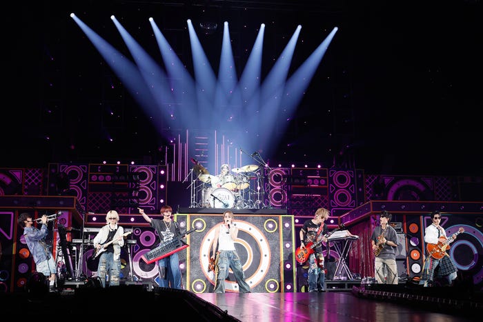 B&ZAI/稲葉通陽、今野大輝、本高克樹、橋本涼、矢花黎、菅田琳寧、鈴木悠仁(後方)川崎星輝(提供写真)