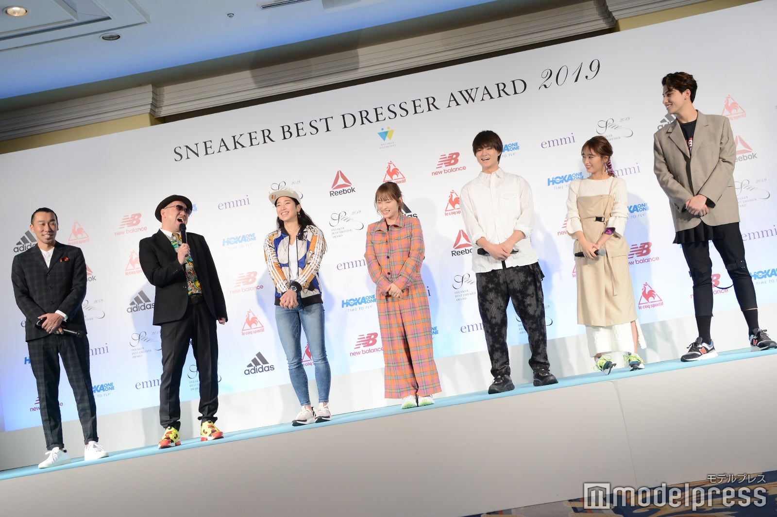 （左から）鈴木努代表理事、レイザーラモンRG、野中生萌、川栄李奈、佐野勇斗、近藤千尋、kemio（C）モデルプレス