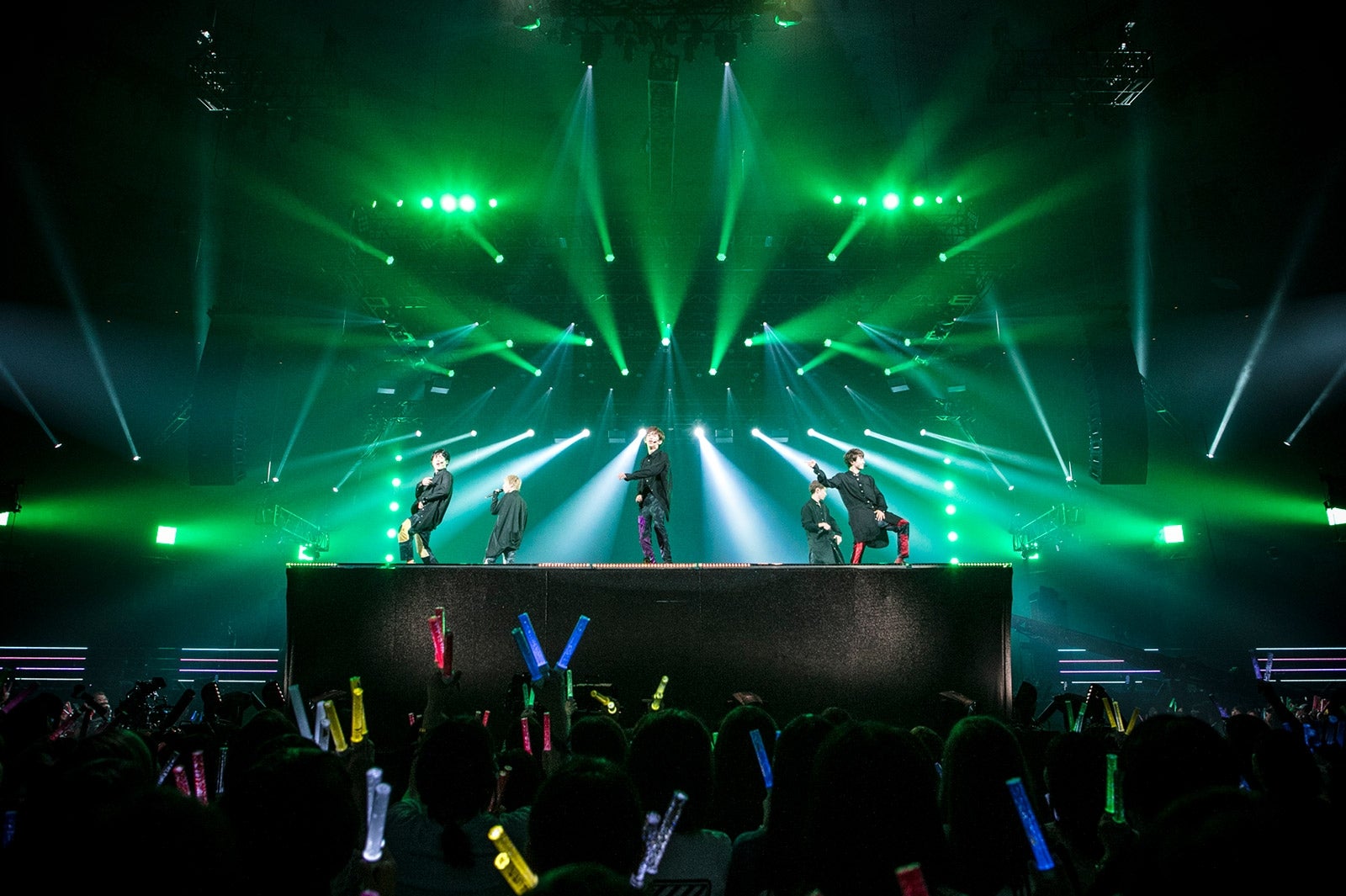 超特急／日本武道館公演より（写真提供：スターダストレコーズ）