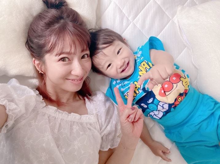 辻希美 三男との寝起き カメラ目線 2ショットを公開 可愛いくてずっと眺めちゃう モデルプレス 辻希美 三男との寝起き カメラ目線 2ショットを公開 可愛いくてずっと眺めちゃう モデルプレス