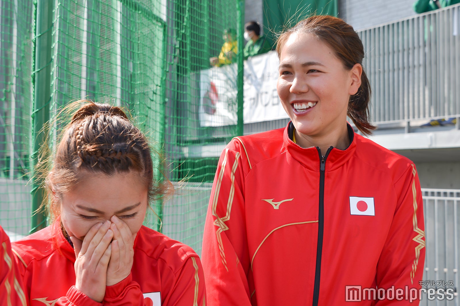 （左から）永井葉月選手、景山恵選手（C）モデルプレス