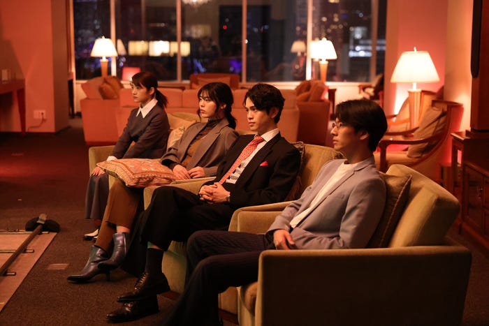 若月佑美、井手上漠、鈴木康介、中尾暢樹「セレブ男子は手に負えません」第9話より(C)ABC・DLE