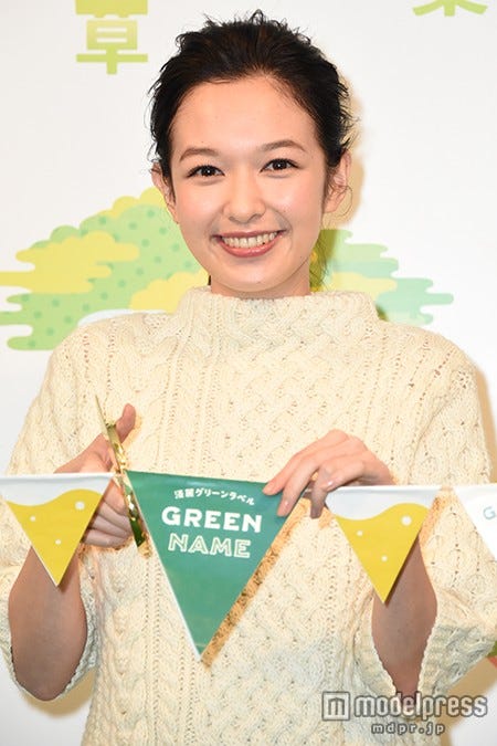 森絵梨佳/テープカットの様子