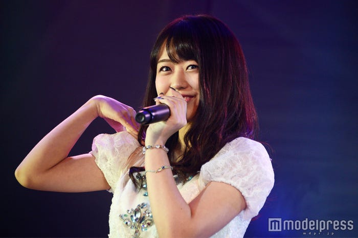 篠崎彩奈(C)モデルプレス