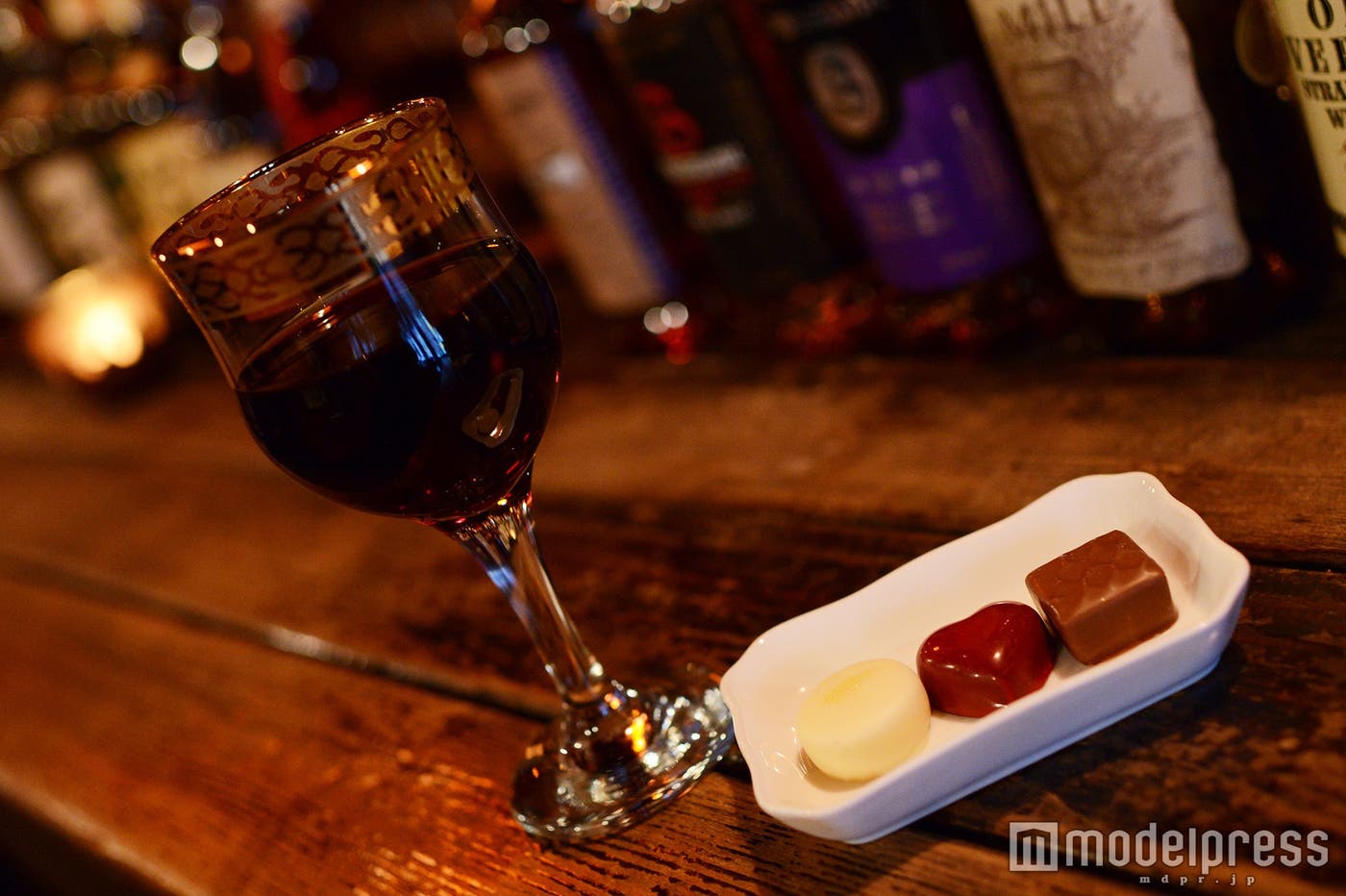はちみつのチョコ×赤ワイン(C)モデルプレス