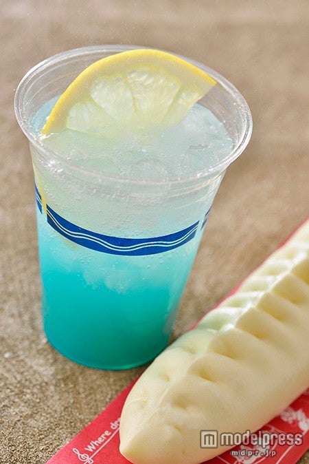ブルースパークリングカクテル￥680／TDS（C）Disney