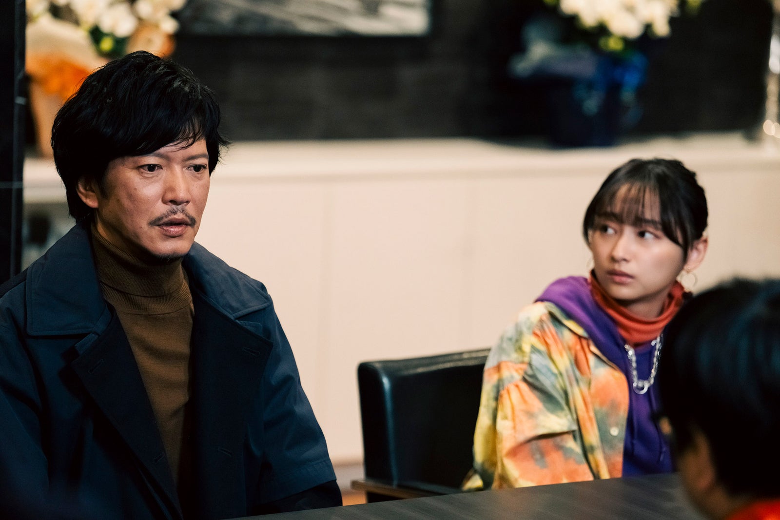 田辺誠一、影山優佳「ハコビヤ」第2話より（C）「ハコビヤ」製作委員会