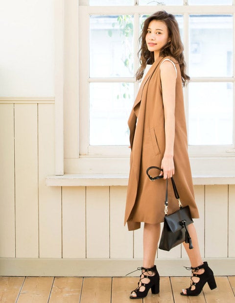 ノースリーブトレンチコート「Re:EDIT by GALSTAR」5,298円（税込）／画像提供：Re:EDIT by GALSTAR