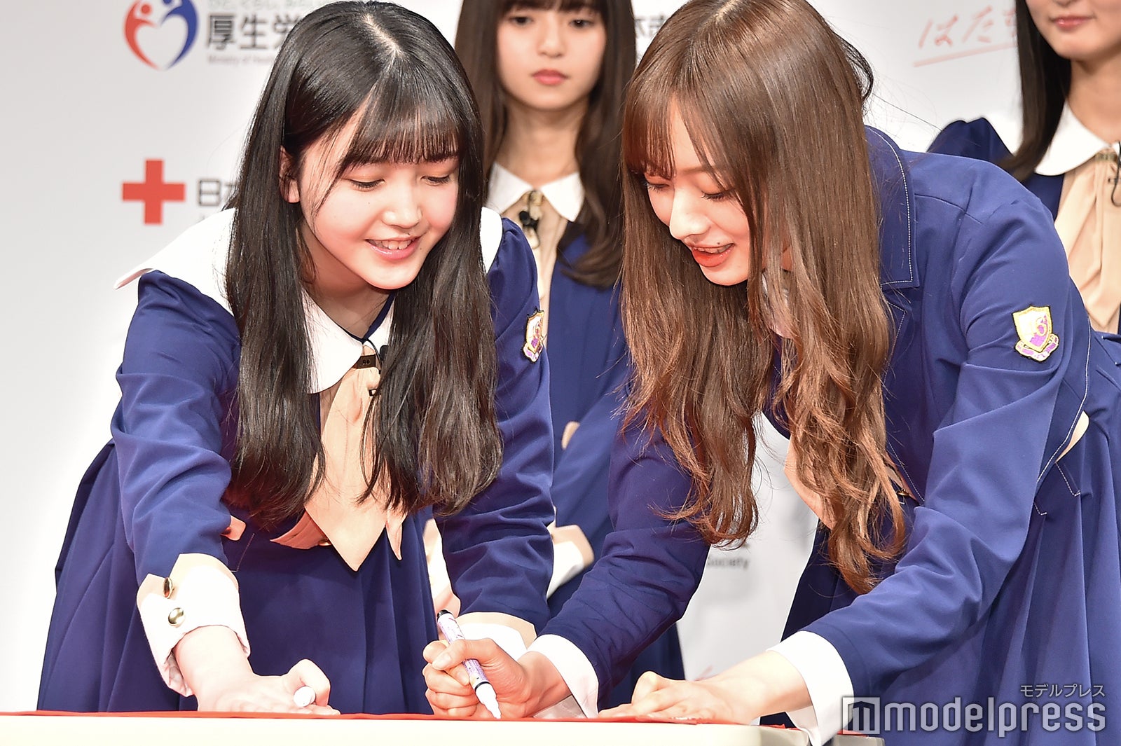 久保史緒里、梅澤美波 （C）モデルプレス