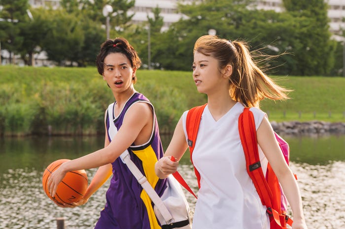 木村慧人、馬場ふみか「恋と弾丸」第5話より(C)箕野希望・小学館/「恋と弾丸」製作委員会・MBS