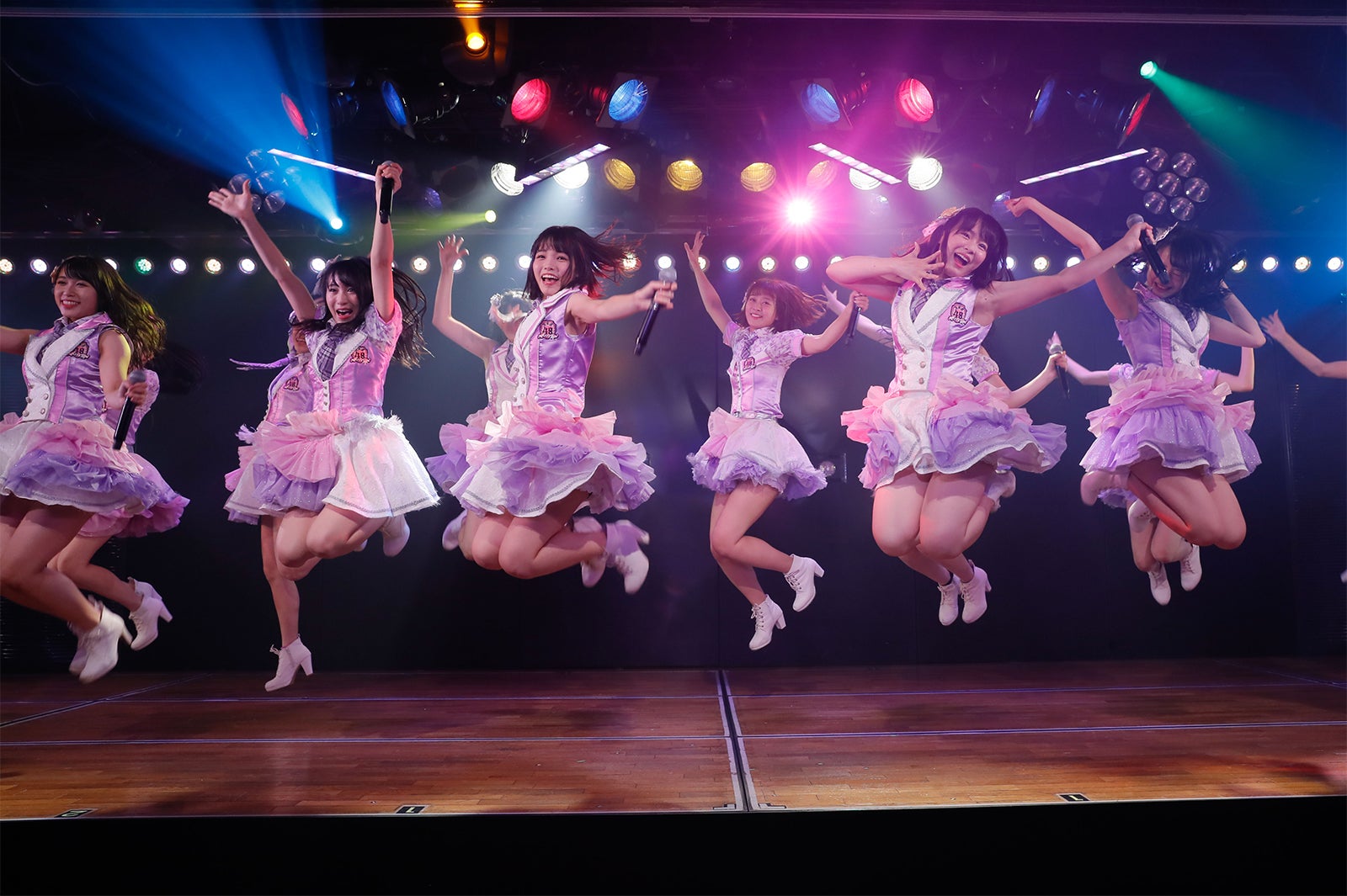 AKB48チーム8／AKB48チーム8「その雫は、未来へと繋がる虹になる。」公演（C）AKS