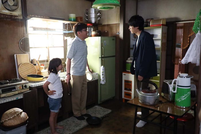 宮崎莉里沙、飯尾和樹、杉野遥亮「ばらかもん」より(C)フジテレビ