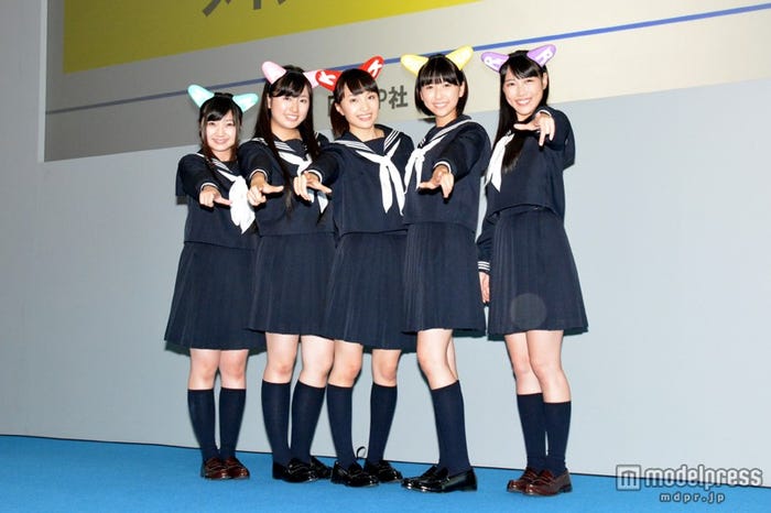 ももいろクローバーZ(左から)有安杏果、佐々木彩夏、百田夏菜子、玉井詩織、高城れに