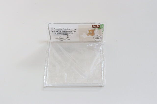 セリアのアクリル壁面ラック　スクエア10cmのパッケージ