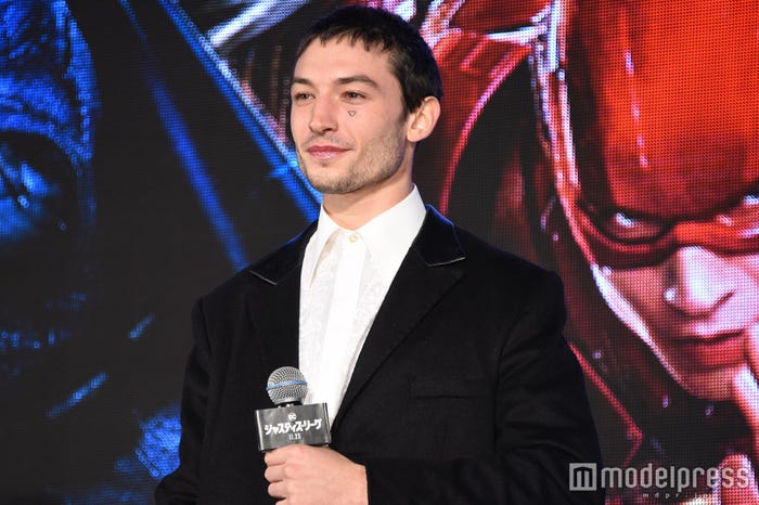 エズラ・ミラー (C)モデルプレス