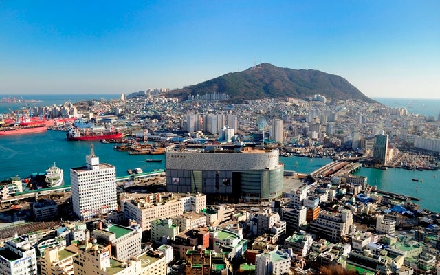 ビーチ、山、寺院と観光の魅力満載の釜山（プサン）（提供画像）