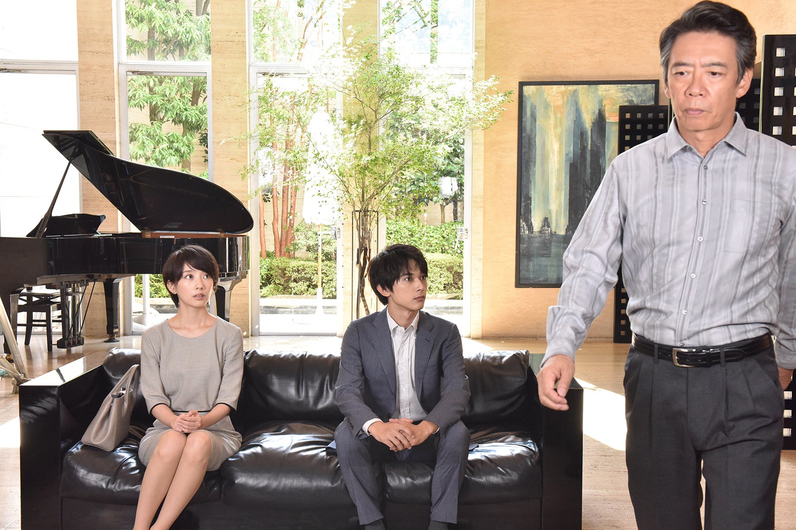 波瑠、吉沢亮、生瀬勝久／「サバイバル・ウェディング」第9話より（C）日本テレビ