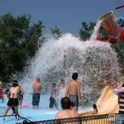 爽快スライダー&バケツスプラッシュで水遊び 東武動物公園のプール営業スタート/バケツスプラッシュ/画像提供:東武動物公園