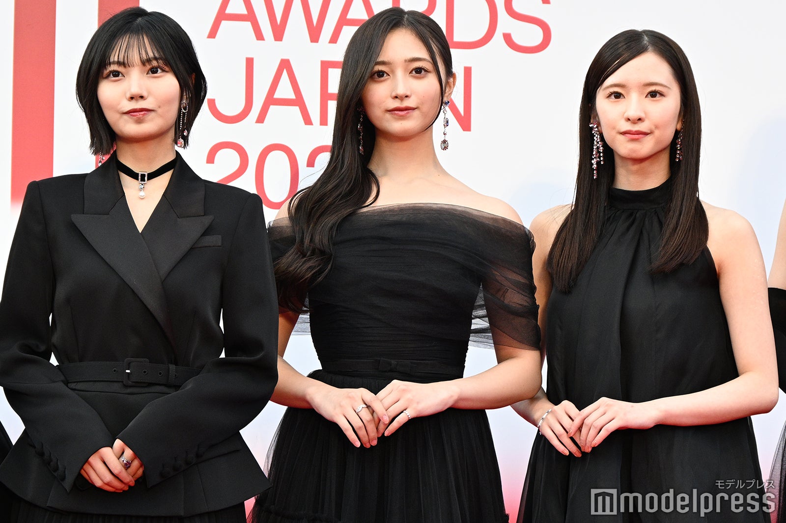 乃木坂46、透明感際立つブラックドレス姿 梅澤美波ら5人でレカペ