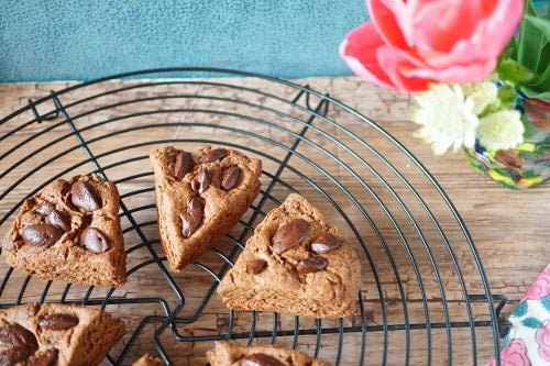 全粒粉入りビターチョコレートスコーン