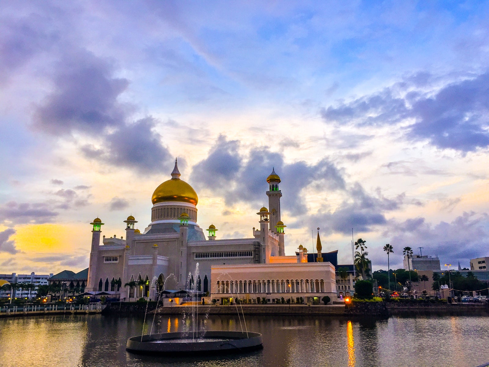 オマール・アリ・サイフディーン・モスク