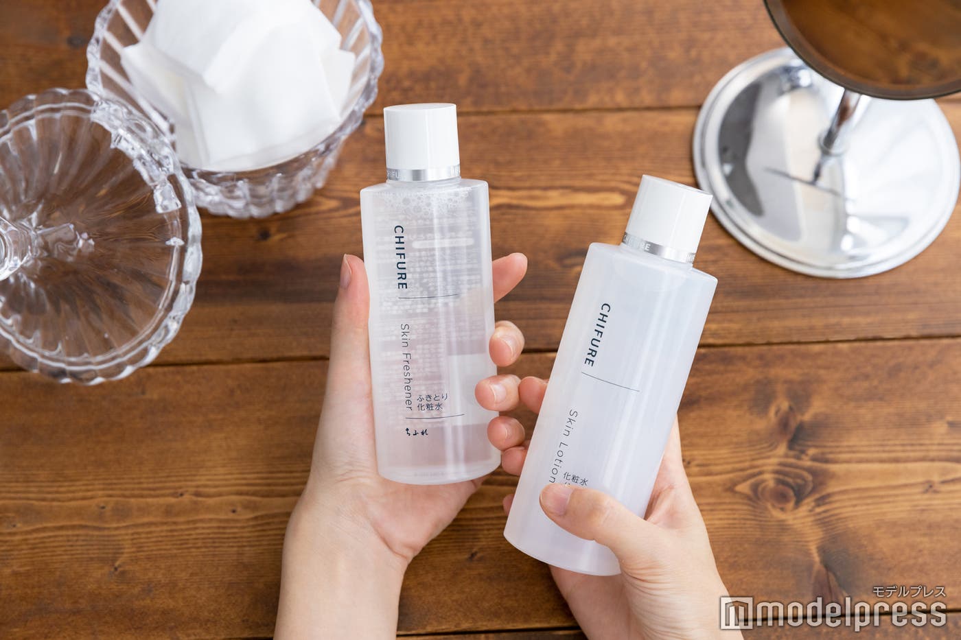 ふきとり後は、保湿化粧水でうるおいを(C)モデルプレス