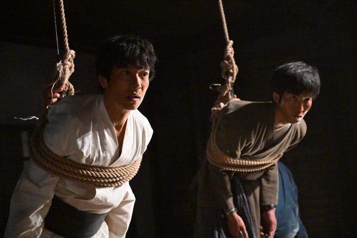 堺雅人、松坂桃李「VIVANT」最終話より(C)TBS